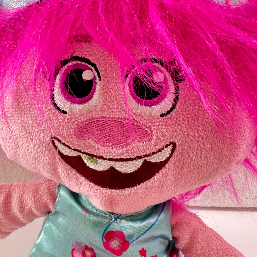 DreamWorks Trolls World Tour Poppy Plush Doll Pink Hair Flower Crown 15 Inch - Picture 2 of 6